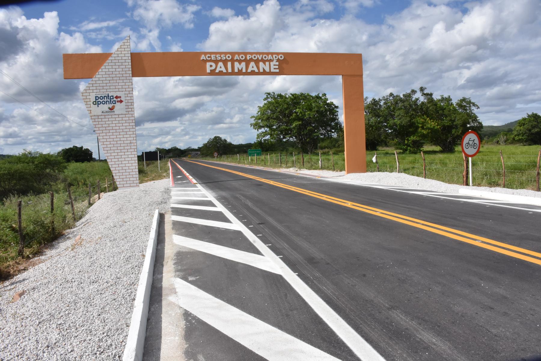 Renan Filho inaugura 5,7km de pavimentação que liga o povoado Pai Mané à BR-316